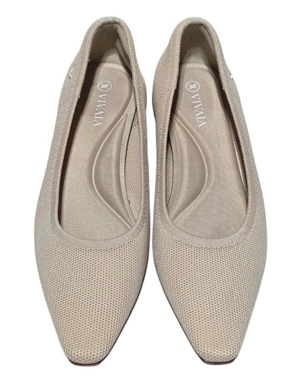 EUC VIVAIA ARIA POINTED-TOE CREAM BALLET FLATS SZ 35.5